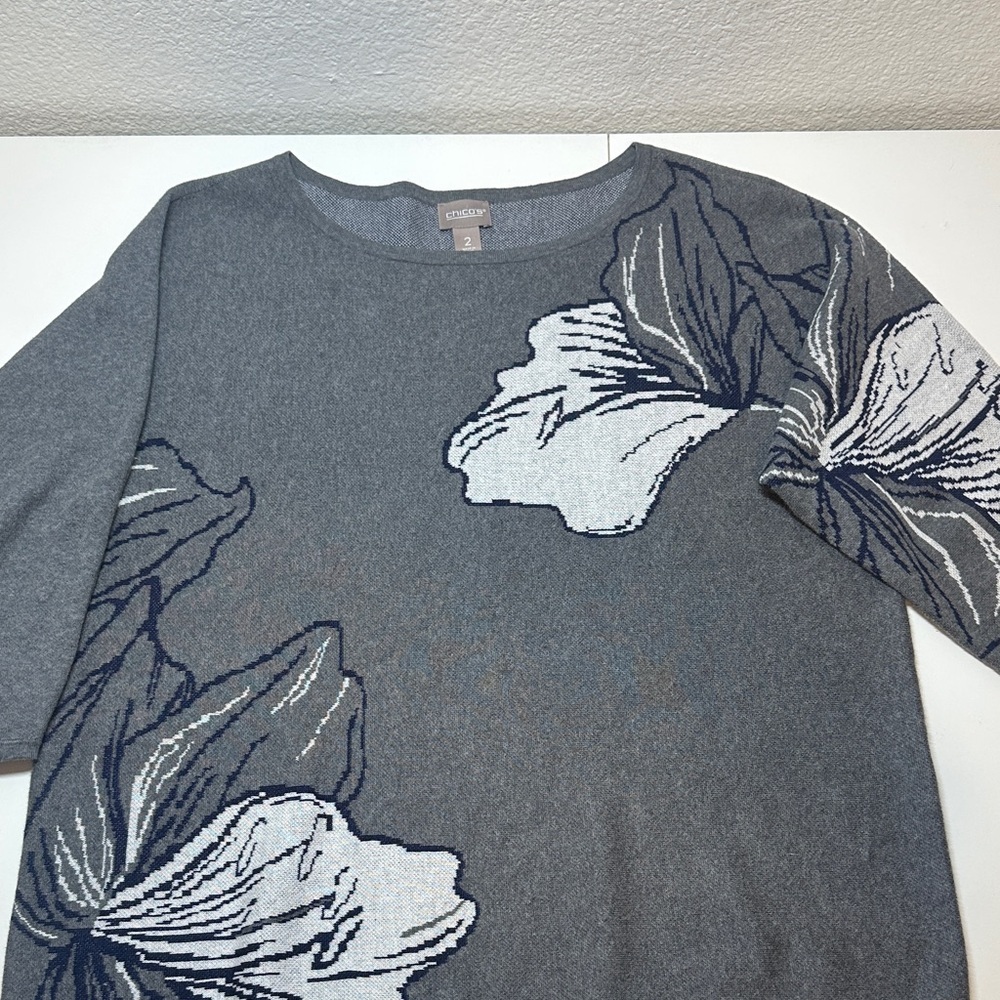 Chico’s Navy White Gray Floral Sweater Chico’s Size 2 / 12-14